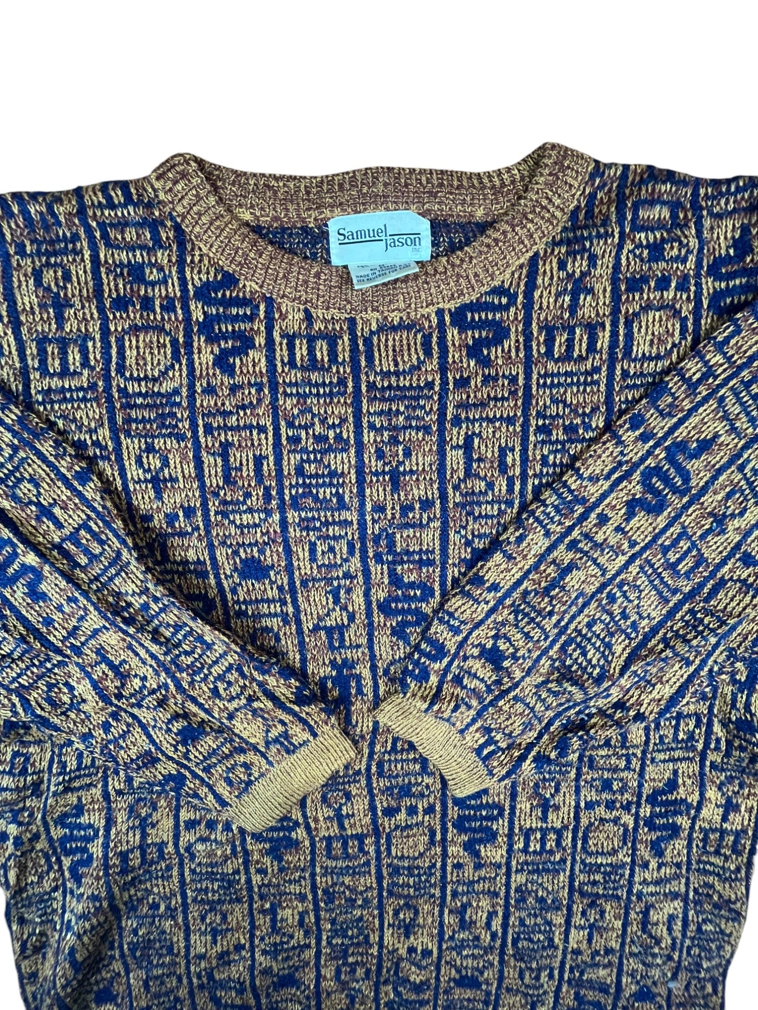 pull motif hieroglife, pull en laine hieroglife, pull motif hieroglife, pull en laine motif egyptien, motif egyptien